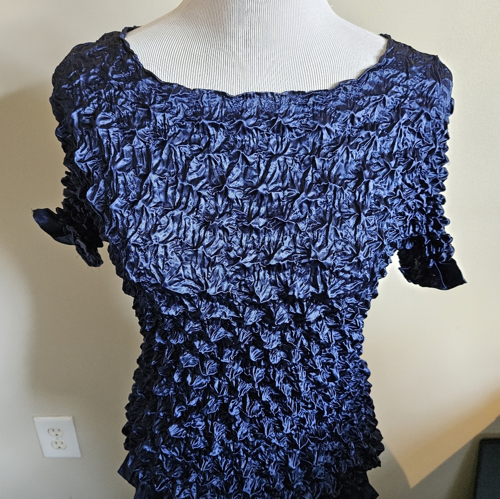 Vintage Elegant Navy Blue Crinkle/ Bubble Top One Size - Picture 3 of 10